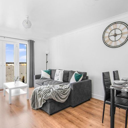 Onsitestays - Cosy 2-Bedroom Apartment With Free Parking, Wi-Fi & London Links Northfleet Esterno foto
