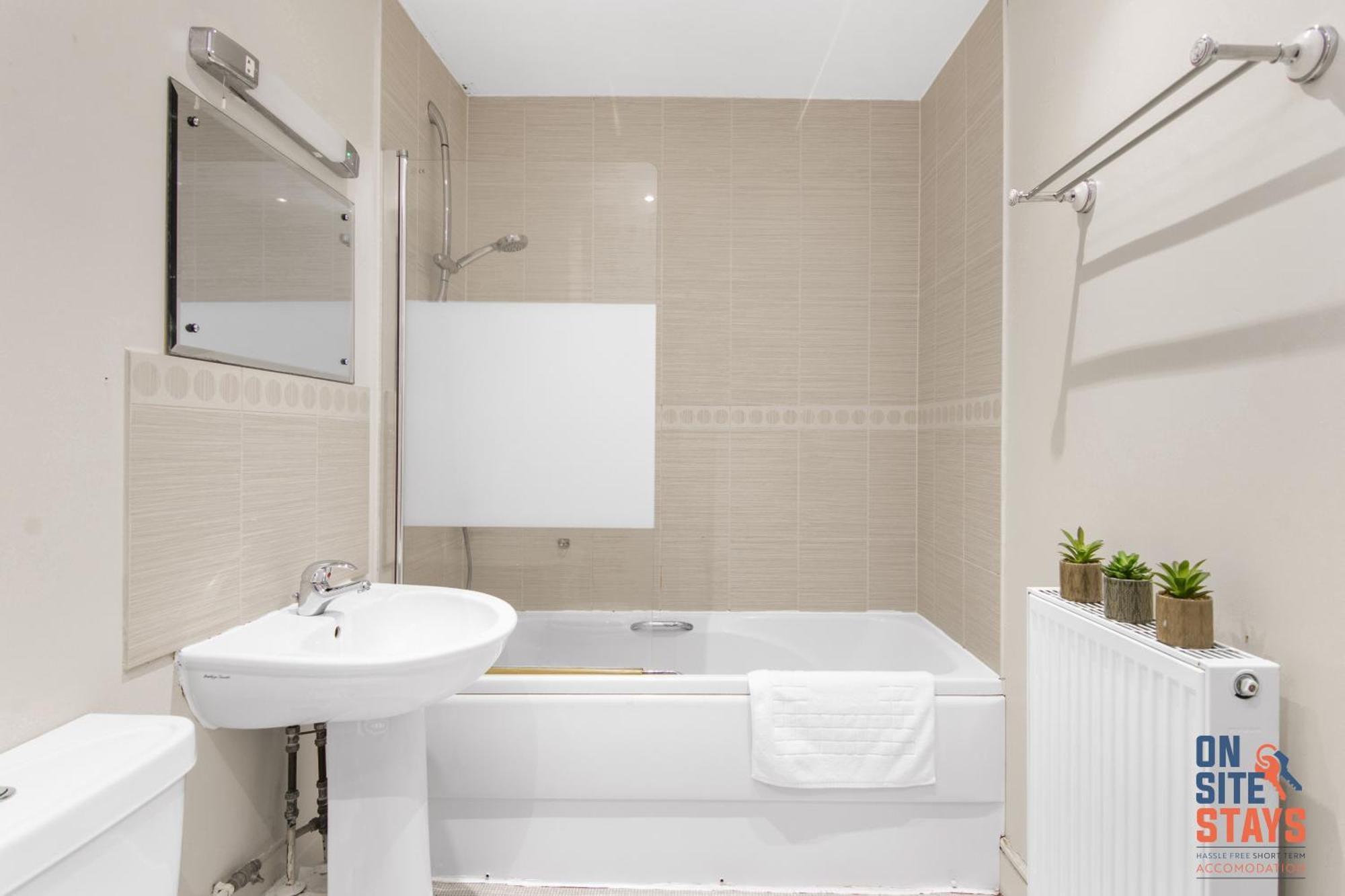 Onsitestays - Cosy 2-Bedroom Apartment With Free Parking, Wi-Fi & London Links Northfleet Esterno foto