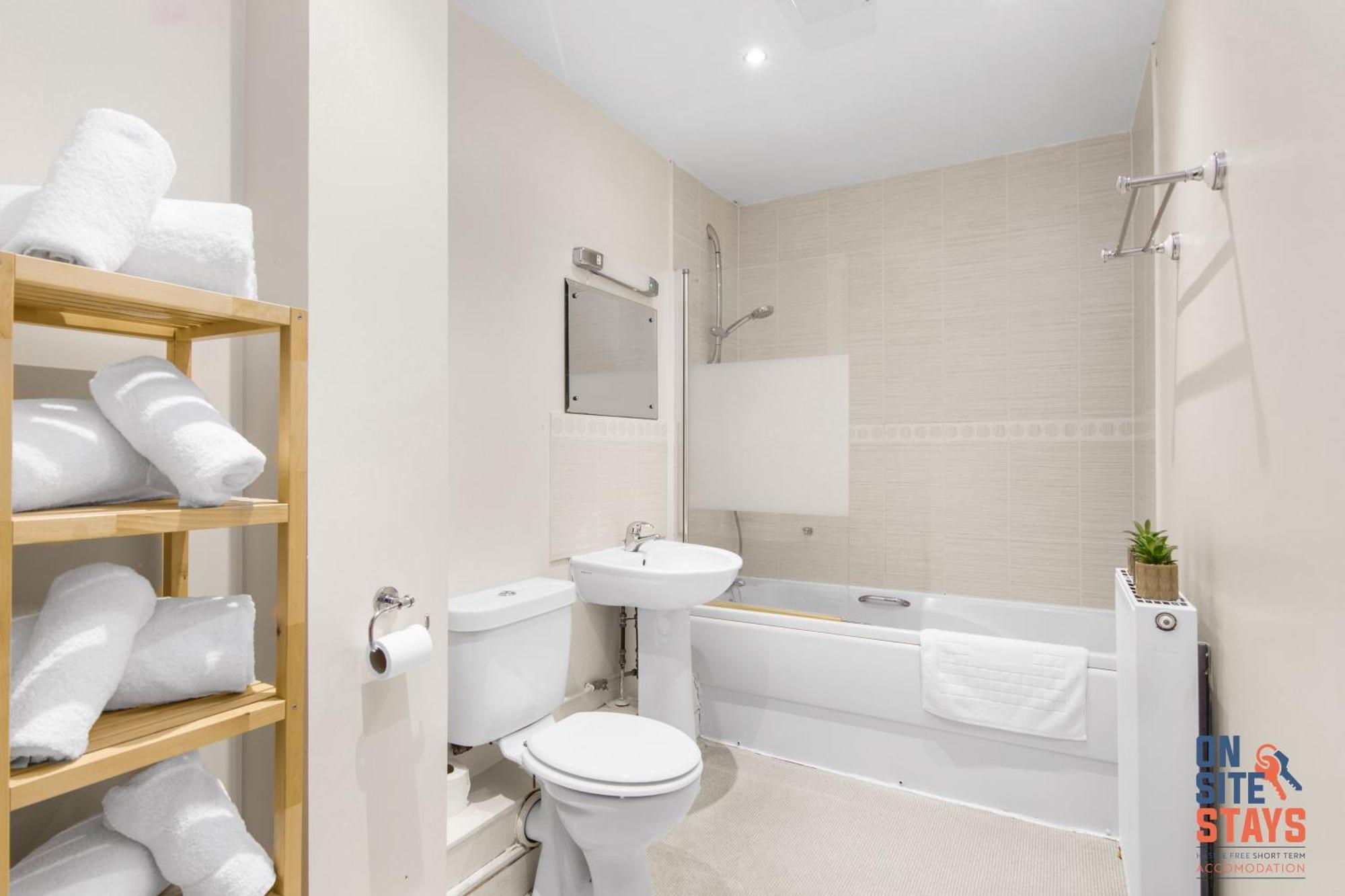 Onsitestays - Cosy 2-Bedroom Apartment With Free Parking, Wi-Fi & London Links Northfleet Esterno foto